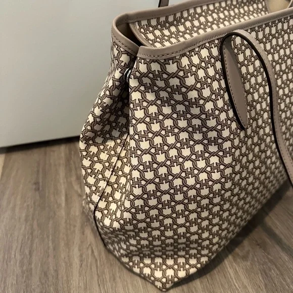 Kate Spade Spade Link large tote with matching large wallet - Picture 3 of 11